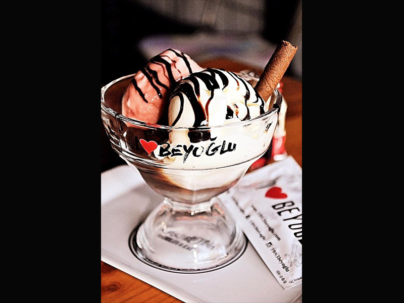 1983 BEYOĞLU ÇİKOLATA & KAHVE