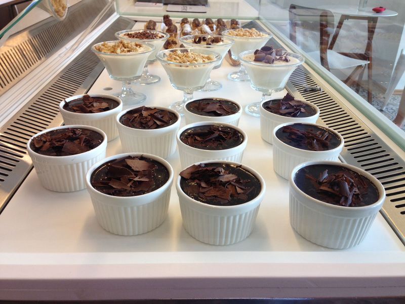 CAFE ECLAIR