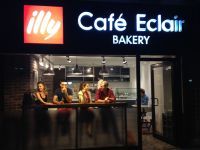 CAFE ECLAIR